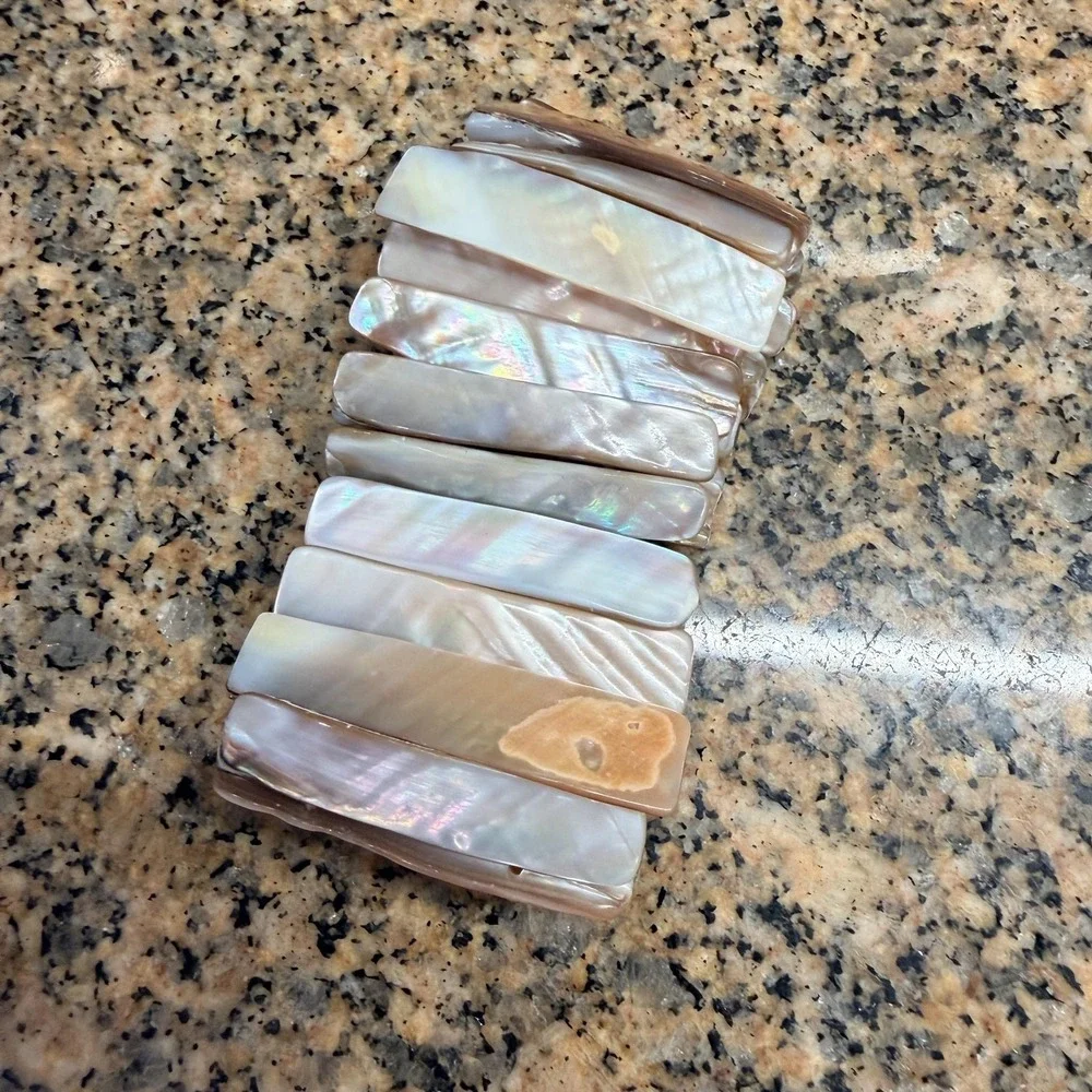 VTG White Mother Of Pearl Shell Wide Cuff Bracelet Womens Stretch Beach Boho